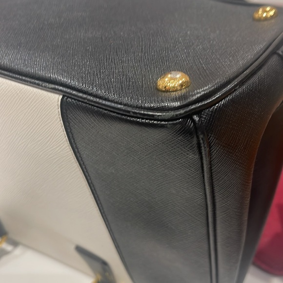 Prada Galleria Tote - Picture 9 of 10